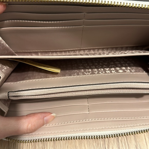 Kate Spade NY ♠️ EUC Neda Grove Street White/Cream & Tan Zipper Leather Wallet - Picture 3 of 7